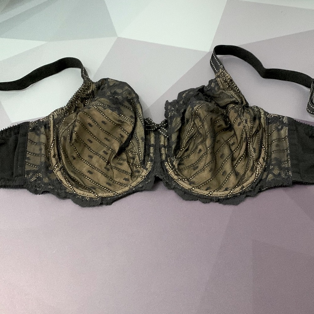 Chantelle 32DDDD black lace bra